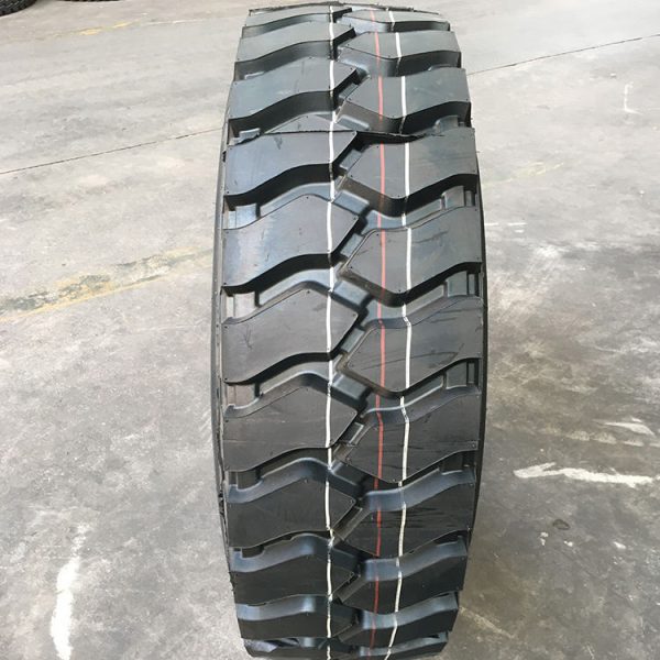 China top quality cheap price llanta 12.00R20 901 radial dump tubeless truck tires for sale - Image 2